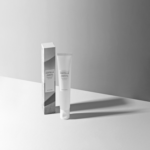 سكين 1004 – غسول رغوي لتفتيح البشرة بخلاصة السنتيلا 125 مل - الصورة 2